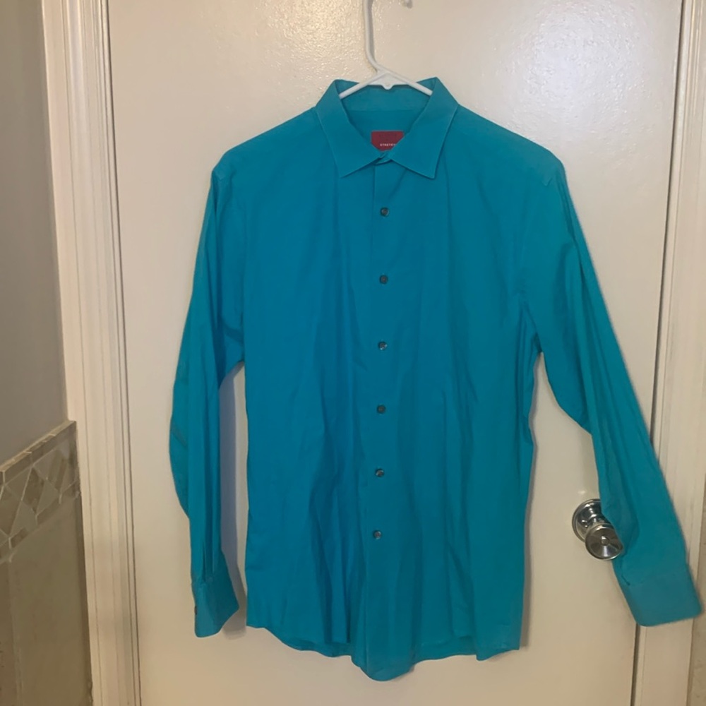 Men’s medium blue Alfani button down dress shirt.